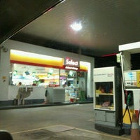 Foto diambil di Shell oleh Ahmad A. pada 9/3/2011