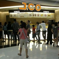 Review J.Co Donuts & Coffee