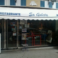 Photo taken at Restaurante Sa Goleta by Toni C. on 7/27/2012