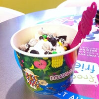 6/14/2012 tarihinde Helene K.ziyaretçi tarafından Menchie&amp;#39;s Frozen Yogurt'de çekilen fotoğraf