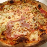 Photo taken at Ristorante Pizzeria La Ruota by GEPPO on 3/6/2012