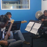 Photo taken at Ikalli escuela de música by Gonx A. on 4/21/2012