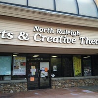 Das Foto wurde bei North Raleigh Arts and Creative Theatre (NRACT) von Jeremy B. am 8/30/2012 aufgenommen