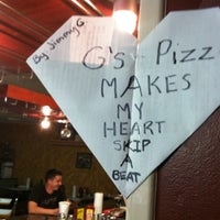 Das Foto wurde bei G&amp;#39;s Pizza and Wings von Furreal ®. am 2/16/2012 aufgenommen