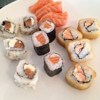 รูปภาพถ่ายที่ Sushi Mori โดย Diego P. เมื่อ 3/31/2012