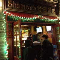 Photo taken at Shamrock Irish Pub 三叶草酒吧 by Thiago d. on 5/16/2012