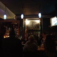 Foto tomada en Gryphon&amp;#39;s Pub (GPSCY)  por Megan M. el 5/4/2012