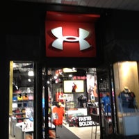 Photo taken at UNDER ARMOUR by hidebooo on 5/19/2012