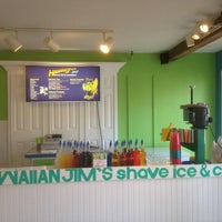 รูปภาพถ่ายที่ Hawaiian Jim&amp;#39;s Shave Ice &amp;amp; Co. โดย Hawaiian Jim&amp;#39;s S. เมื่อ 9/8/2012