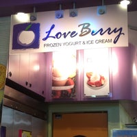 Photo taken at Love Berry Frozen Yogurt &amp;amp; Ice Cream by Tisyang F. on 5/18/2012