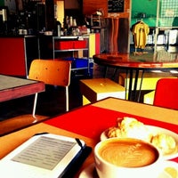 5/13/2012 tarihinde Bridget D.ziyaretçi tarafından Peace Coffee Shop'de çekilen fotoğraf