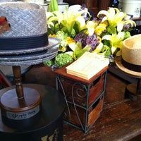 4/29/2012 tarihinde DF (Duane) H.ziyaretçi tarafından Goorin Bros. Hat Shop'de çekilen fotoğraf