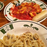 Photo taken at Olive Garden by Cat S. on 3/5/2012