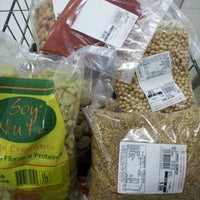 รูปภาพถ่ายที่ Cerealista Helena โดย Maria A. เมื่อ 3/31/2012