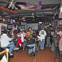 Photo taken at Leo&amp;#39;s All-Star Sports Bar &amp;amp; Grill by Leslie L. on 4/27/2011