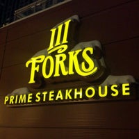 Foto diambil di III Forks Prime Steakhouse oleh Dave N. pada 1/23/2012