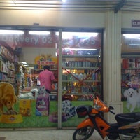 Photo taken at Manoon Pet Shop by Kong on 3/16/2011