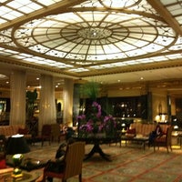 รูปภาพถ่ายที่ InterContinental New York Barclay โดย Sarmad A. เมื่อ 7/17/2011