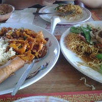 8/21/2012 tarihinde Ashley W.ziyaretçi tarafından Yenchim Garden Restaurant'de çekilen fotoğraf