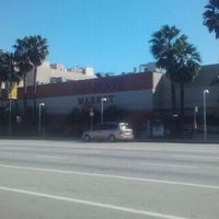 Photo taken at Ventura Blvd &amp;amp; Hayvenhurst Ave by Gereron S. on 3/10/2011