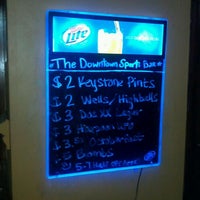 รูปภาพถ่ายที่ The Downtown Sports Bar &amp;amp; Grill โดย @ExploreRaleigh เมื่อ 10/5/2011
