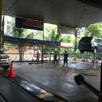 Photo taken at Car wash gading griya by Septianus S. on 5/31/2012
