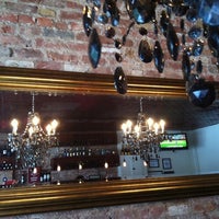 6/18/2011 tarihinde Pulp K.ziyaretçi tarafından Peri Wine Bar'de çekilen fotoğraf