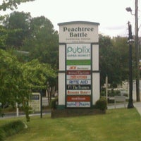 Photo taken at Peachtree Battle Shopping Center by Holland M. on 9/20/2011