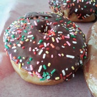 Photo taken at Yum Yum Donuts by Kevin R. on 3/24/2012