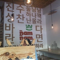 Foto diambil di Ñam Ñam Korean Snack Cuisine oleh William W. pada 7/3/2012