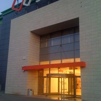 Foto tirada no(a) Oradea Shopping City por Florin S. em 6/11/2012