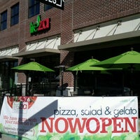 11/17/2011 tarihinde Evan C.ziyaretçi tarafından Treza Fine Salad &amp;amp; Wood-Fired Pizza Co'de çekilen fotoğraf