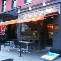 Foto tirada no(a) The Taco Truck Store por Enri Q. em 4/17/2011