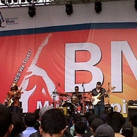 Photo taken at DJARUM SUPER Jakarta Blues Festival 2011 by Risma N. on 12/17/2011
