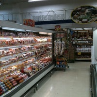 Photo taken at Supermercado Precito by Daniel Henrique S. on 7/16/2012