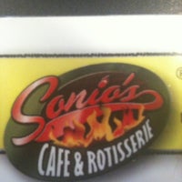 Foto diambil di Sonio&amp;#39;s Cafe oleh Jathniel V. pada 5/25/2012