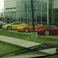 Das Foto wurde bei Lamborghini Chicago von Juan U am 7/24/2012 aufgenommen