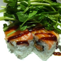 Foto diambil di Sushi Abuse oleh Sophie N. pada 2/1/2012