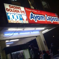 Photo taken at Ayam Lepaas by Alcy G. on 1/19/2012