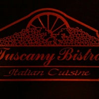 รูปภาพถ่ายที่ Tuscany Bistro โดย Kristina B. เมื่อ 10/16/2011