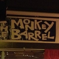 4/28/2012 tarihinde Melanie E.ziyaretçi tarafından Monkey Barrel'de çekilen fotoğraf