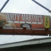 Foto tirada no(a) Dirty Martin&amp;#39;s Place por Cindy M. em 11/18/2011