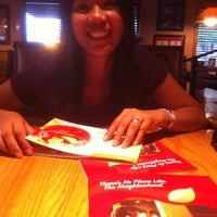 Photo taken at Applebee&amp;#39;s Grill + Bar by Santi M. on 8/21/2011