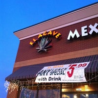 Foto tomada en El Agave Mexican Restaurant  por EJ el 3/22/2011