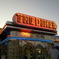 รูปภาพถ่ายที่ The Diner โดย Zabrina R. เมื่อ 10/22/2011