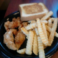 Photo taken at Zaxby&amp;#39;s Chicken Fingers &amp;amp; Buffalo Wings by Teresa O. on 7/29/2012