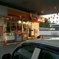 Photo taken at Shell Jelapang by hasnol r. on 1/7/2012