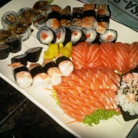 Снимок сделан в Sushi San пользователем Bruna C. 9/25/2011