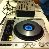 Foto tirada no(a) Mix&amp;Remix - Curso para DJs e Produção Musical por Fabio P. em 3/13/2012