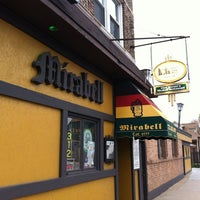 Photo prise au Mirabell Restaurant par Derrick A. le4/1/2012